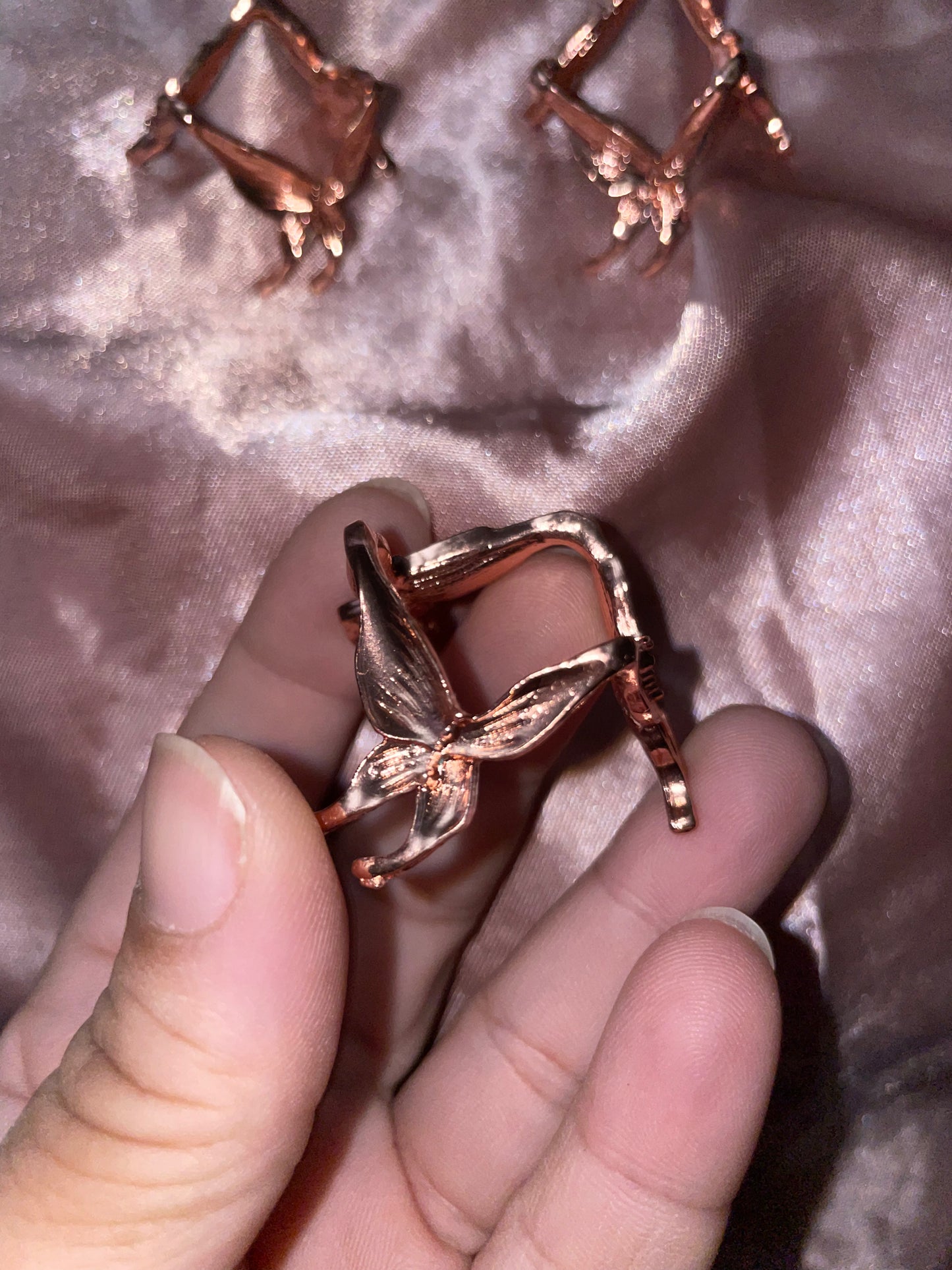 Rose gold butterfly metal sphere stands