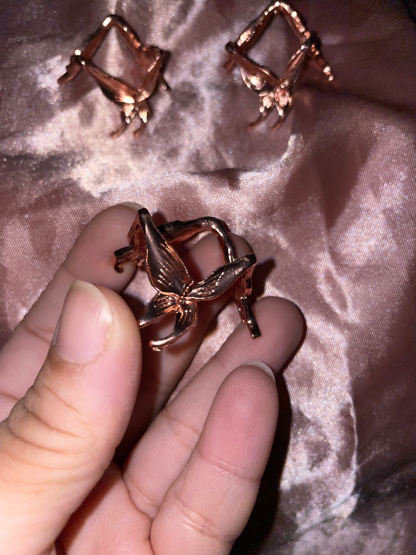 Rose gold butterfly metal sphere stands