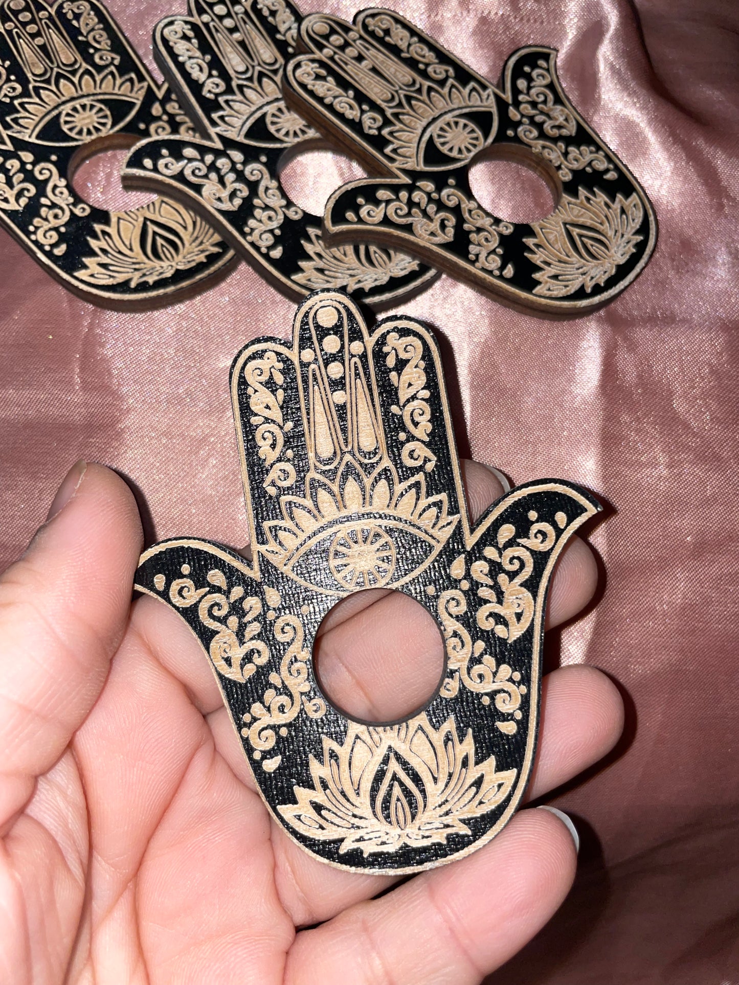 Hamsa sphere stand