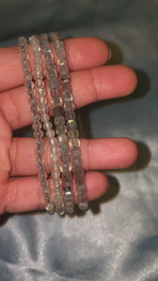 Flashy hq labradorite bracelets