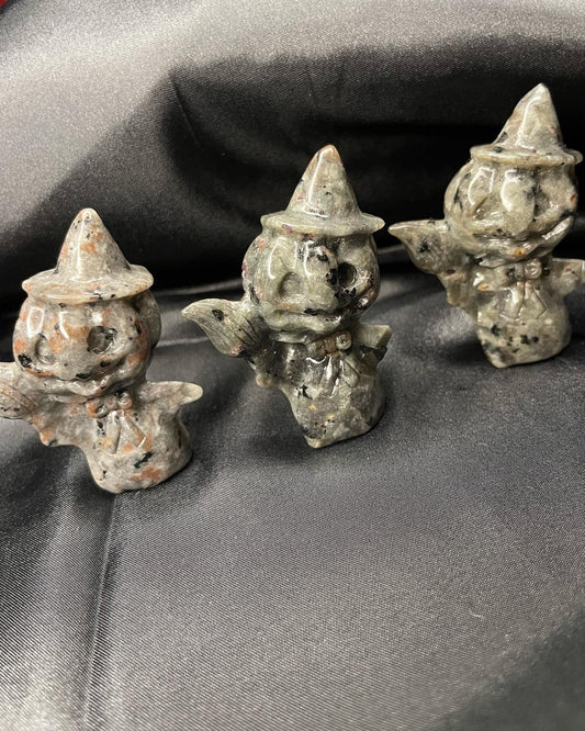 Yooperlite witch pumpkins