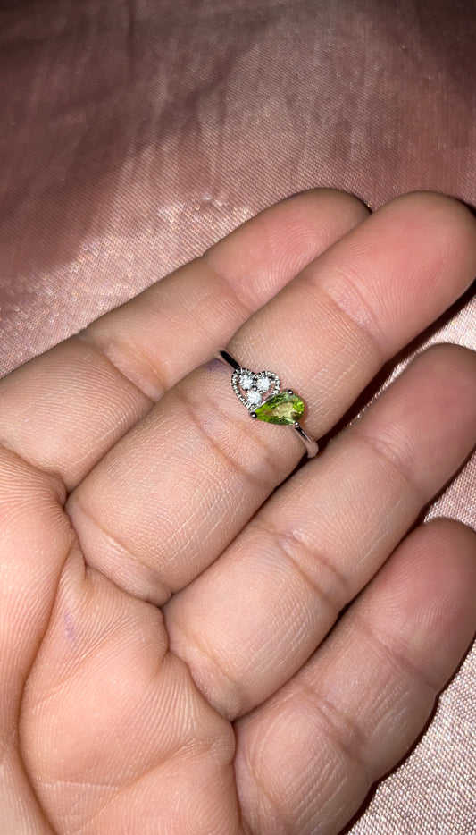 Peridot 925s silver ring