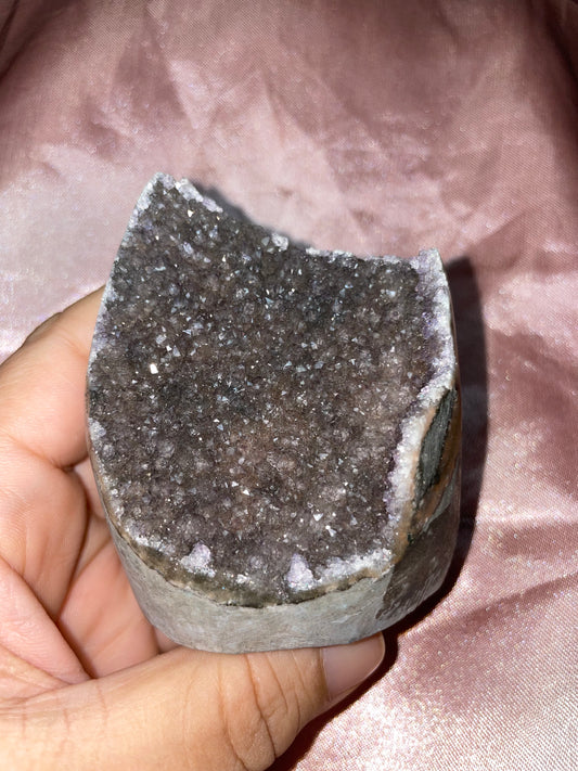 Lavender/gray amethyst cut base
