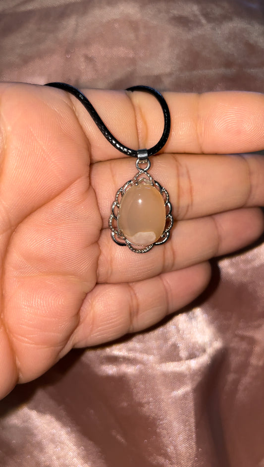 Flower agate pendant